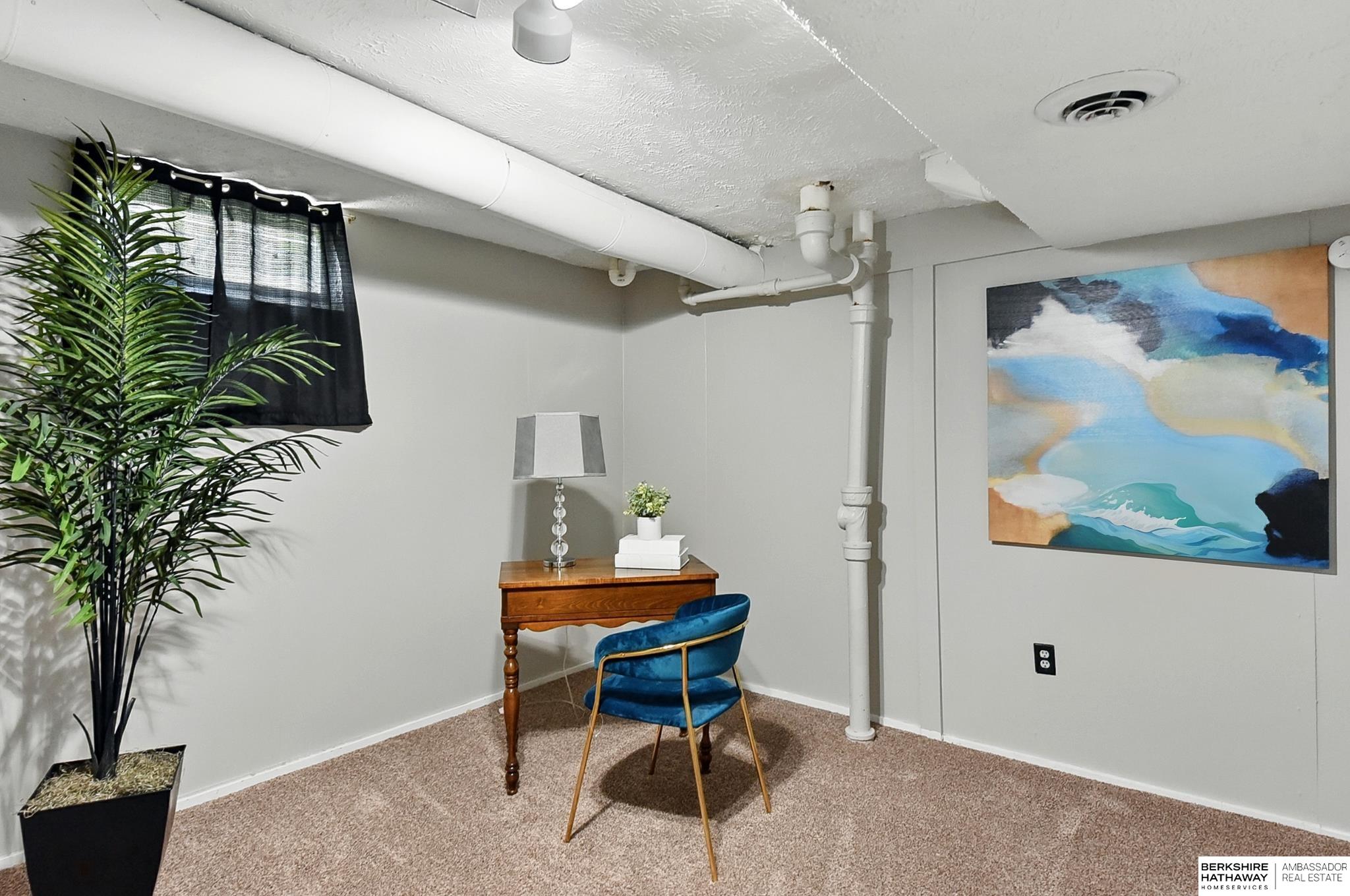 Omaha, Nebraska 68114, United States, 3 Bedrooms Bedrooms, ,2 BathroomsBathrooms,Residential,Pending,151029