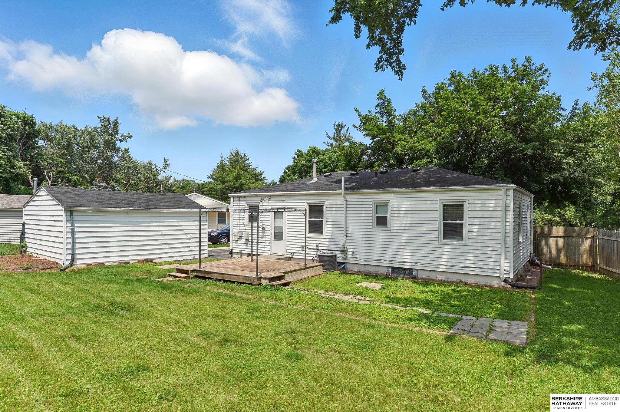 Omaha, Nebraska 68114, United States, 3 Bedrooms Bedrooms, ,2 BathroomsBathrooms,Residential,Pending,151029