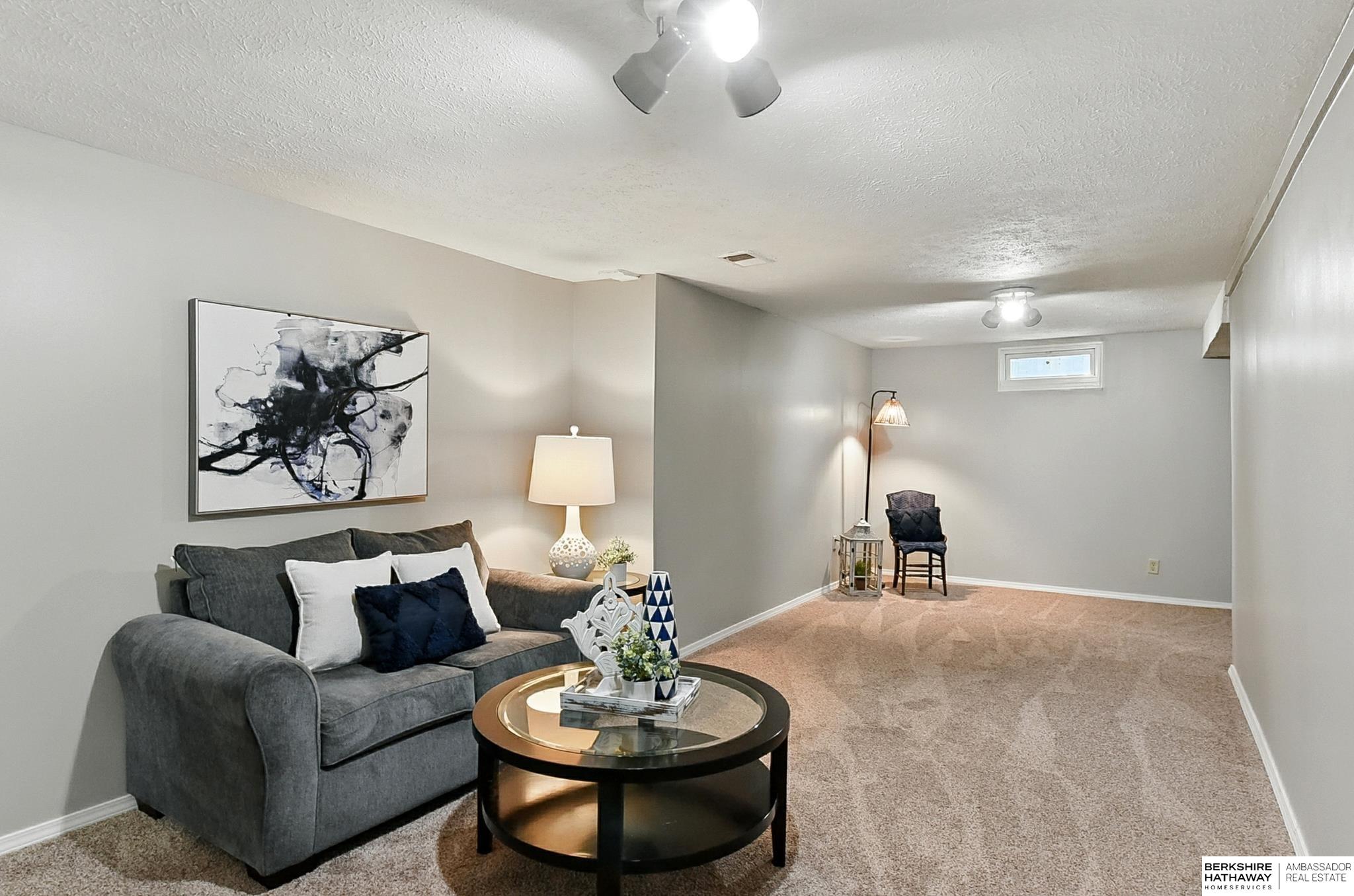 Omaha, Nebraska 68114, United States, 3 Bedrooms Bedrooms, ,2 BathroomsBathrooms,Residential,Pending,151029