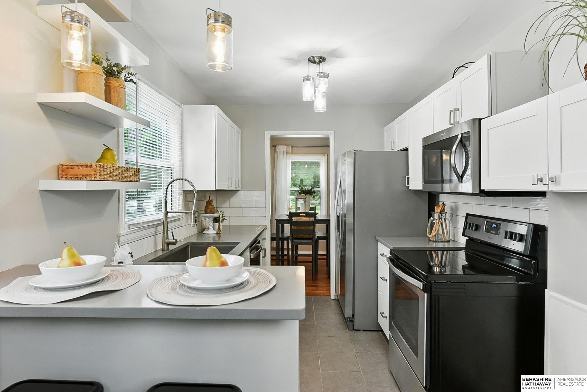 Omaha, Nebraska 68114, United States, 3 Bedrooms Bedrooms, ,2 BathroomsBathrooms,Residential,Pending,151029