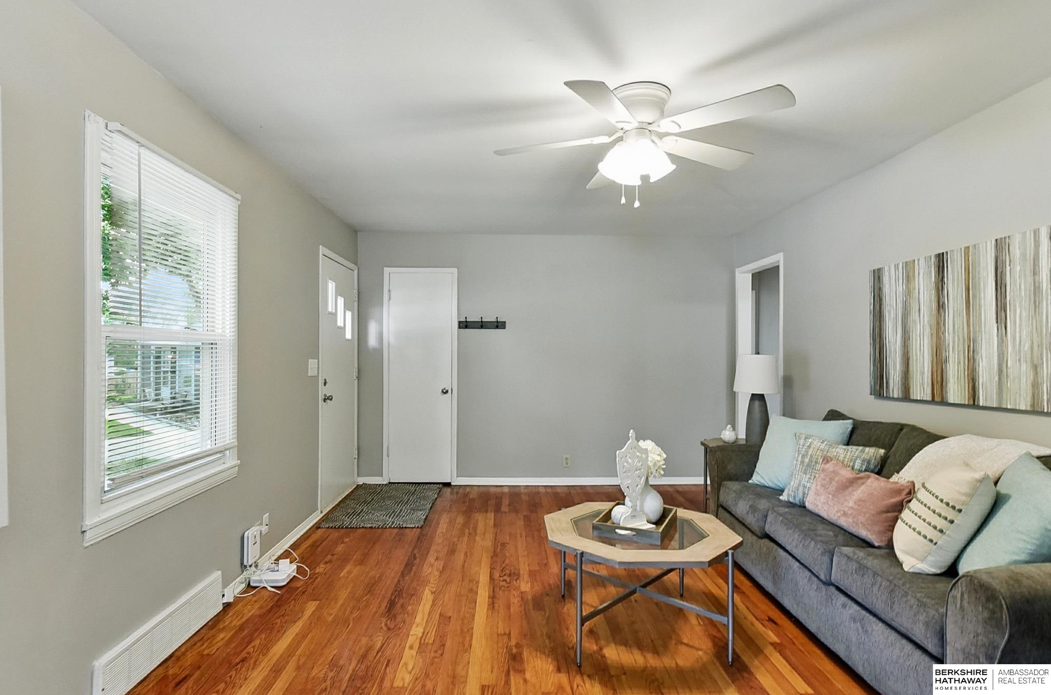 Omaha, Nebraska 68114, United States, 3 Bedrooms Bedrooms, ,2 BathroomsBathrooms,Residential,Pending,151029