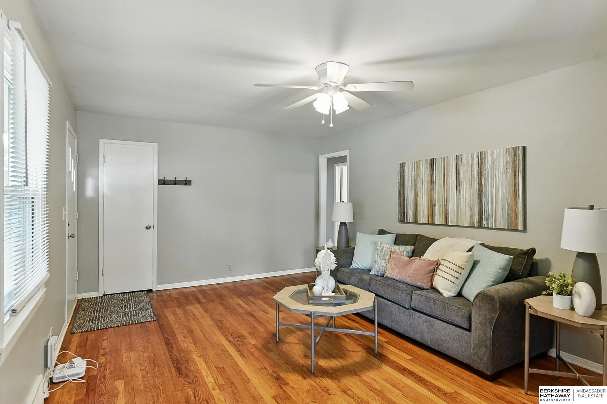 Omaha, Nebraska 68114, United States, 3 Bedrooms Bedrooms, ,2 BathroomsBathrooms,Residential,Pending,151029