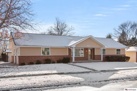 Photo of 8533 Sunbeam Lane, Lincoln, NE 68505 (MLS # 22534403)