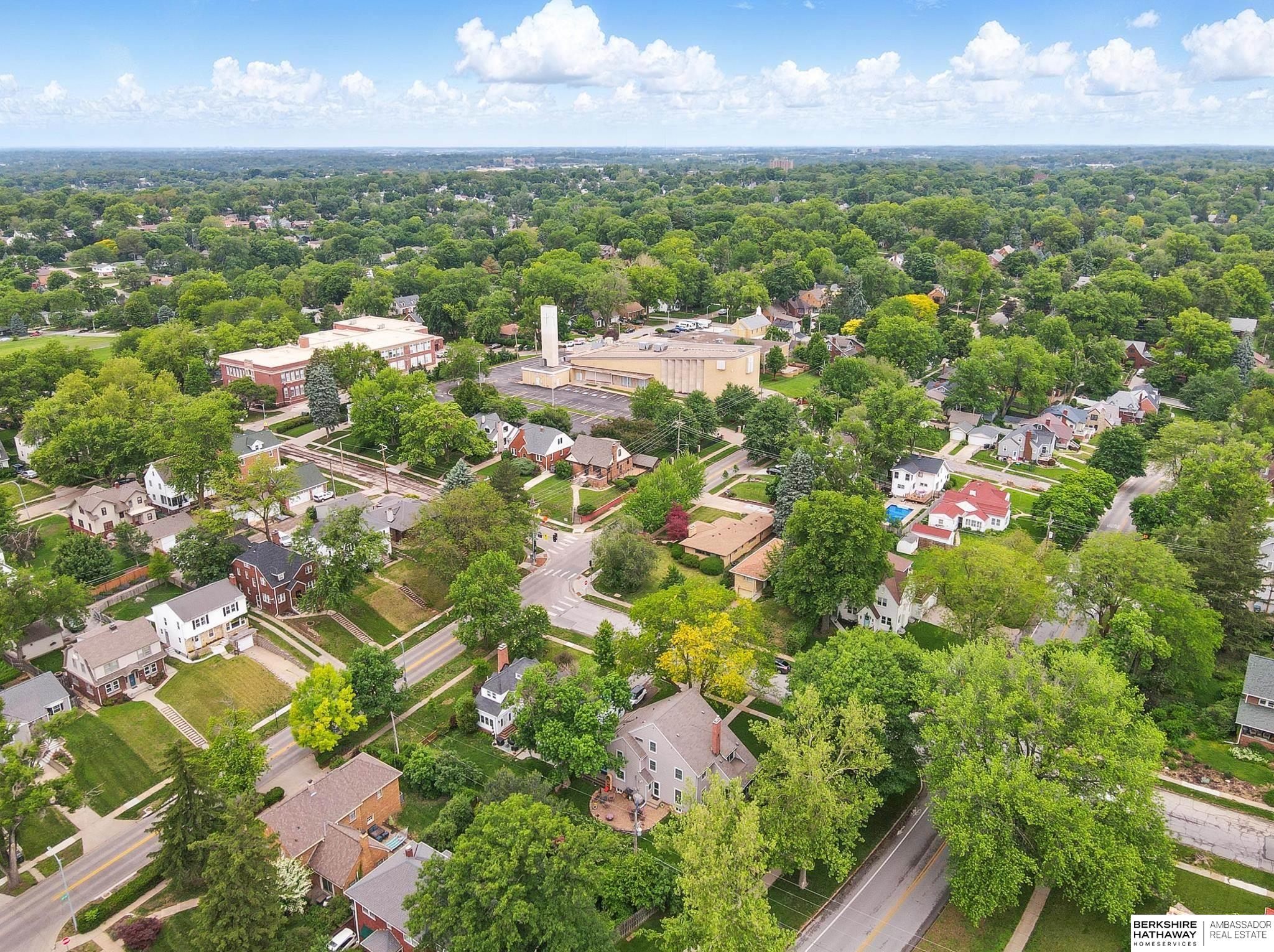 Omaha, Nebraska 68132, United States, 5 Bedrooms Bedrooms, ,2 BathroomsBathrooms,Residential,Active,169355