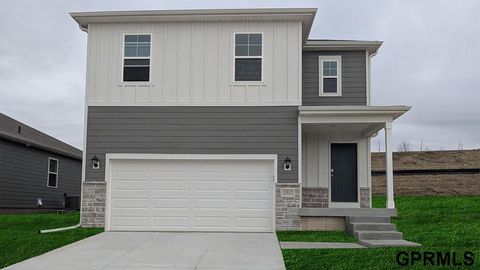 Photo of 13605 Read Street, Omaha, NE 68142 (MLS # 22612051)
