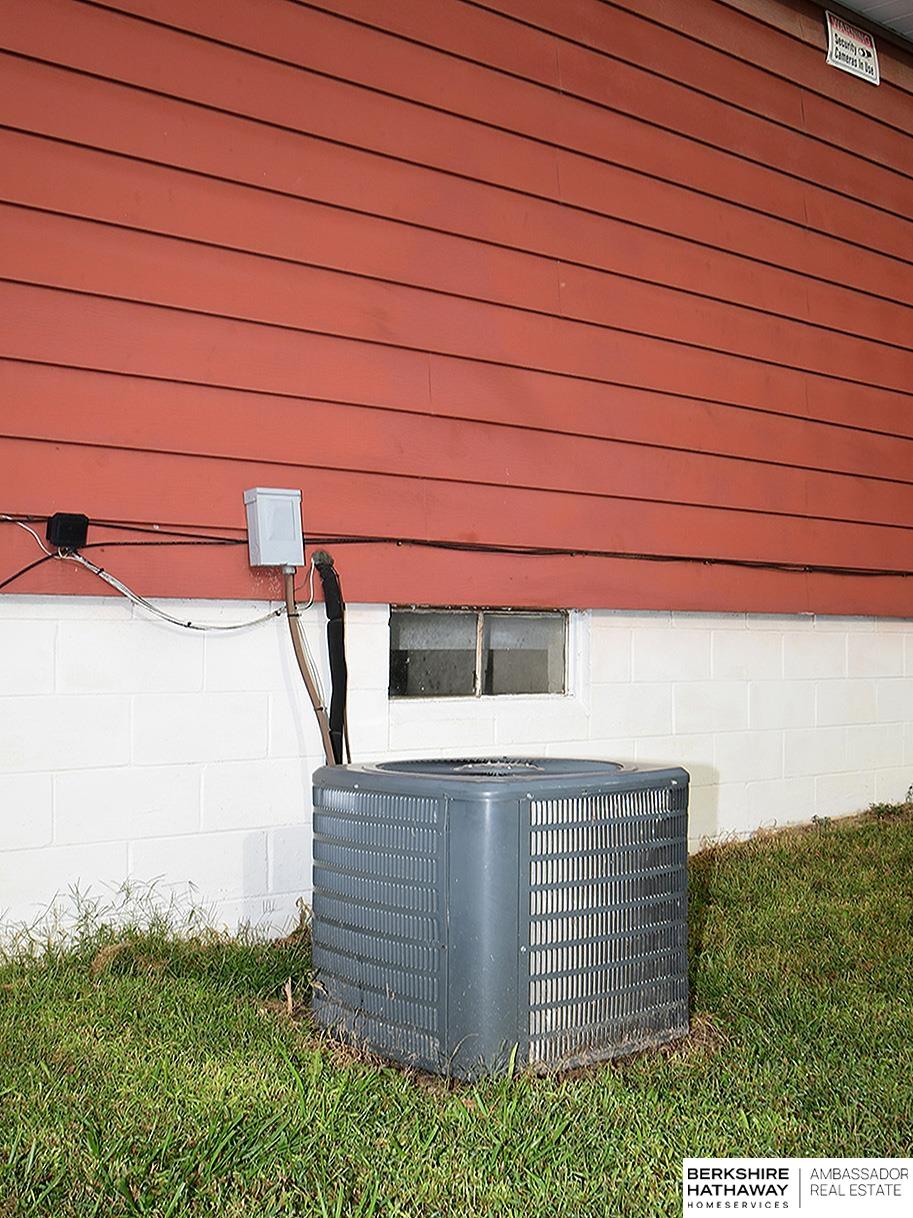 Carter Lake, Iowa 51510, United States, 2 Bedrooms Bedrooms, ,2 BathroomsBathrooms,Residential,Active,233161