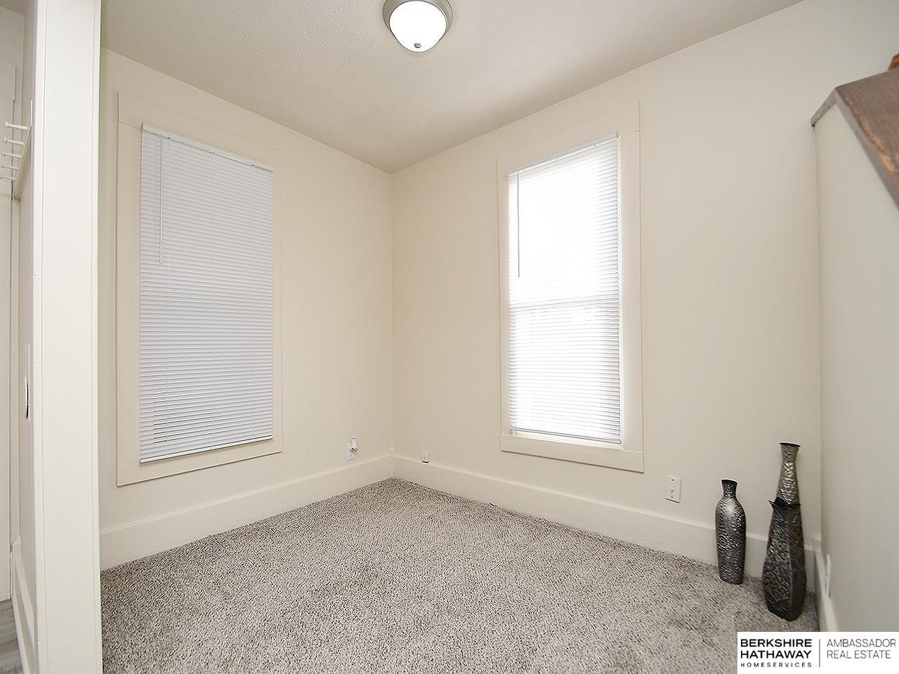 Carter Lake, Iowa 51510, United States, 2 Bedrooms Bedrooms, ,2 BathroomsBathrooms,Residential,Active,233161