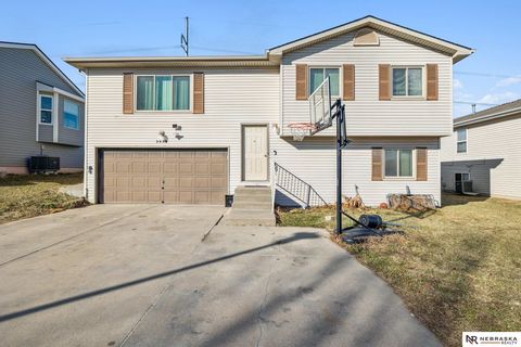 Photo of 2929 NW 8th Street, Lincoln, NE 68521 (MLS # 22535445)