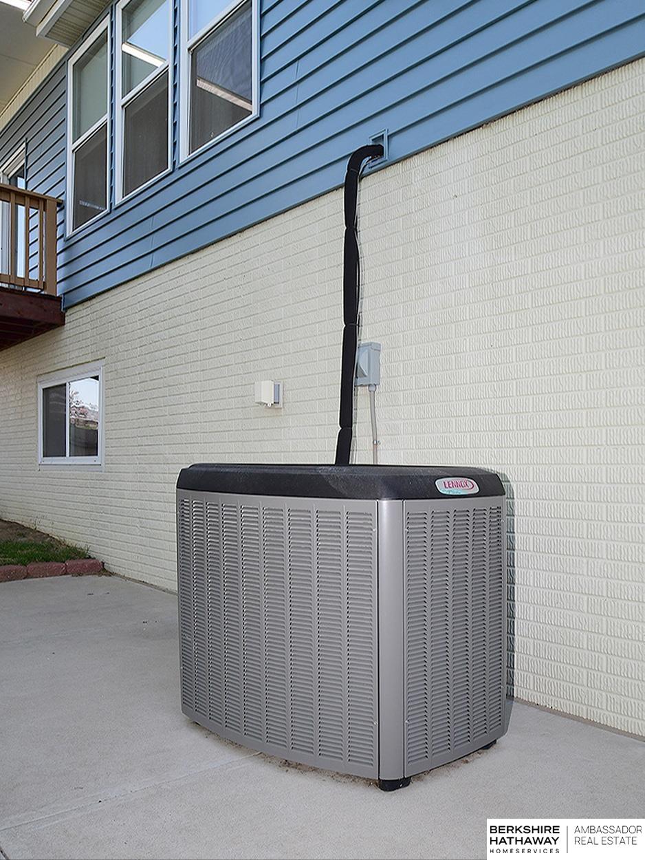 Bennington, Nebraska 68007, United States, 3 Bedrooms Bedrooms, ,2 BathroomsBathrooms,Residential,Active,157353