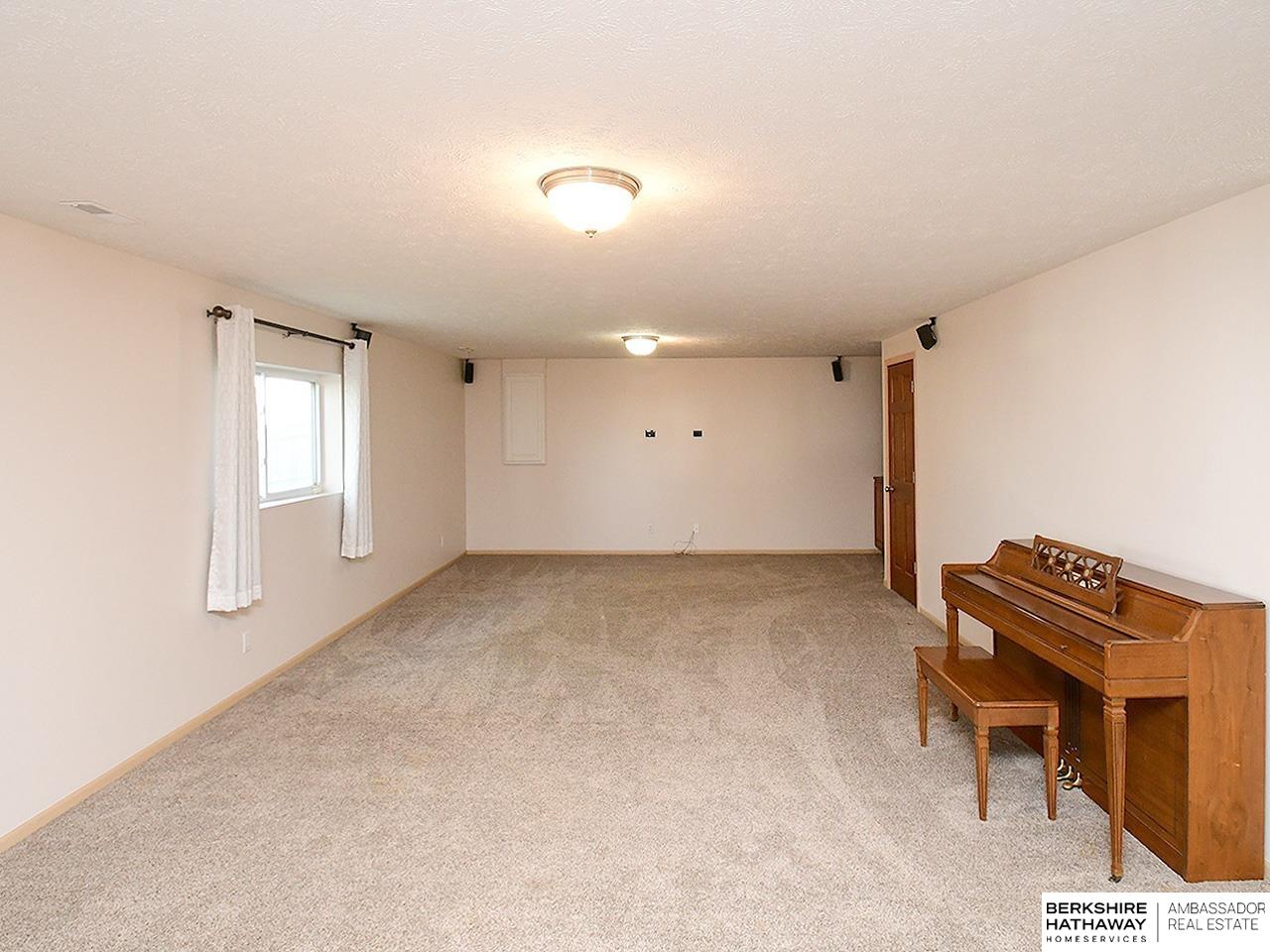 Bennington, Nebraska 68007, United States, 3 Bedrooms Bedrooms, ,2 BathroomsBathrooms,Residential,Active,157353