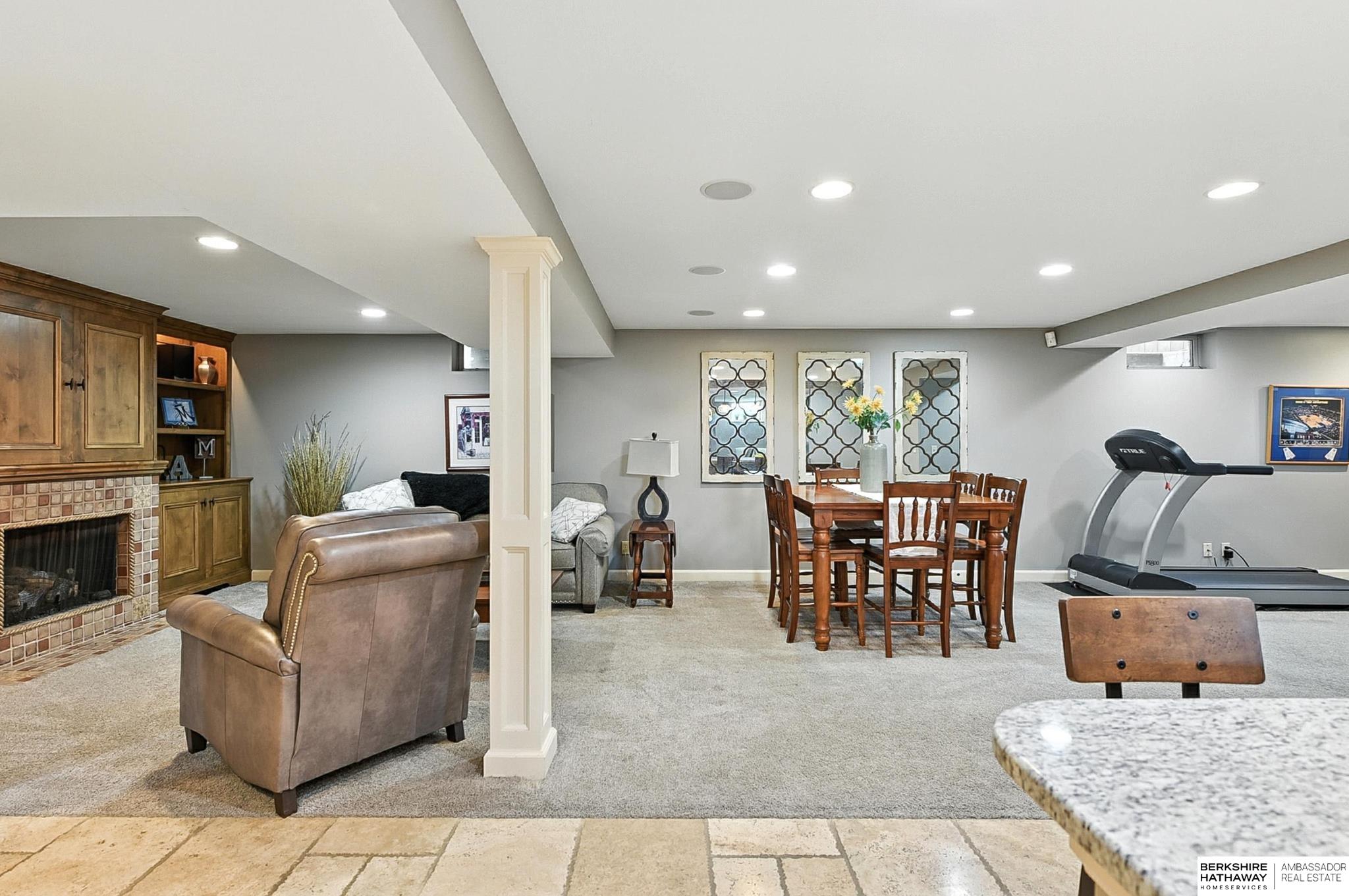 Omaha, Nebraska 68105, United States, 3 Bedrooms Bedrooms, ,2 BathroomsBathrooms,Residential,Pending,167018