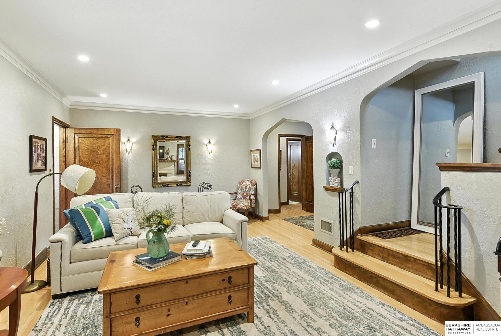 Omaha, Nebraska 68105, United States, 3 Bedrooms Bedrooms, ,2 BathroomsBathrooms,Residential,Pending,167018