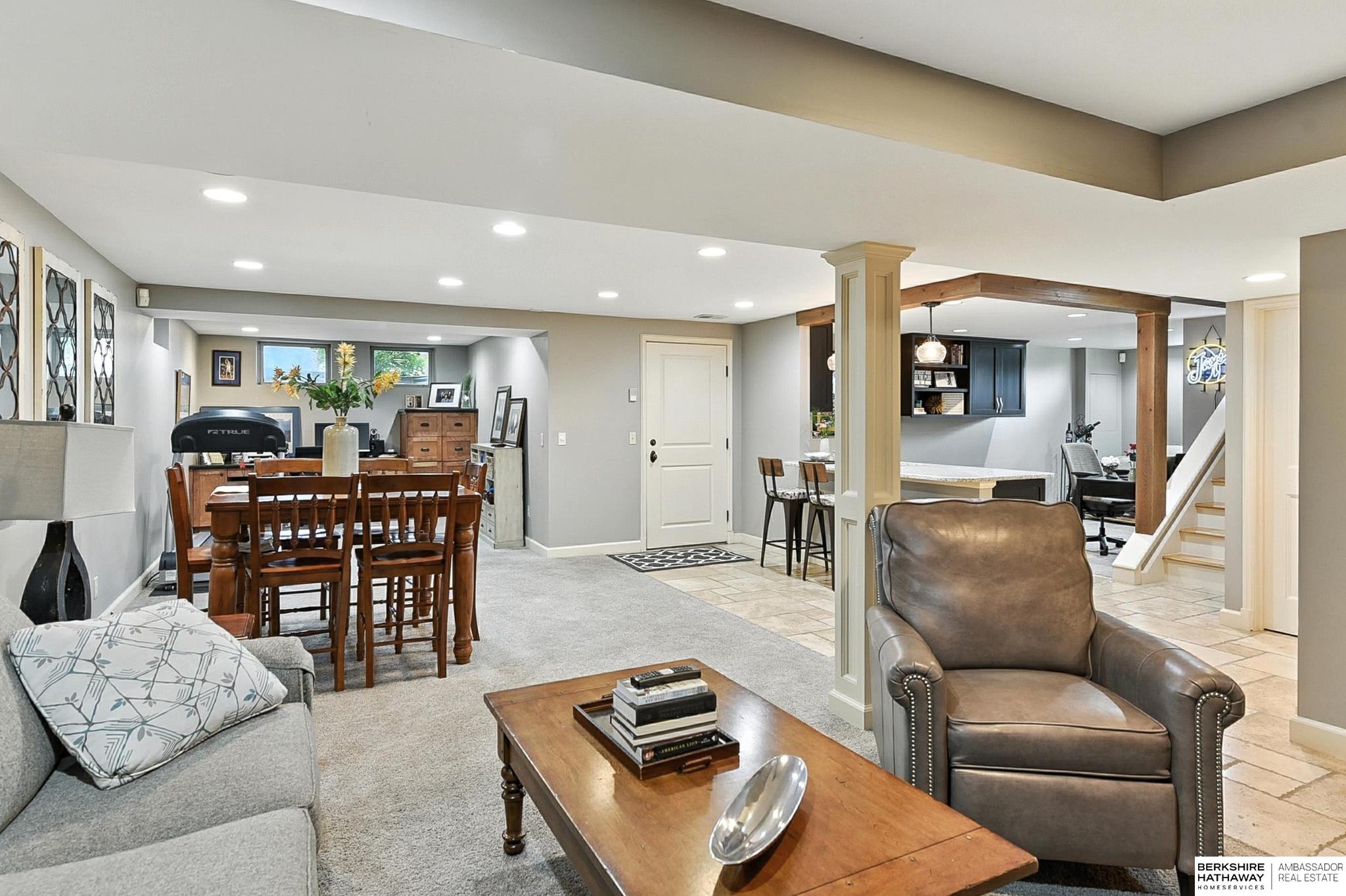 Omaha, Nebraska 68105, United States, 3 Bedrooms Bedrooms, ,2 BathroomsBathrooms,Residential,Pending,167018