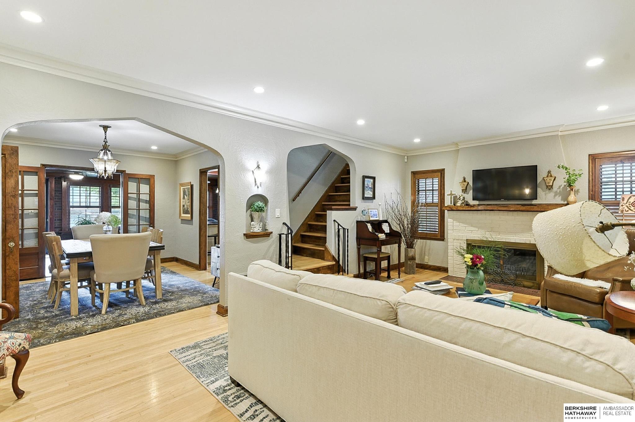 Omaha, Nebraska 68105, United States, 3 Bedrooms Bedrooms, ,2 BathroomsBathrooms,Residential,Pending,167018