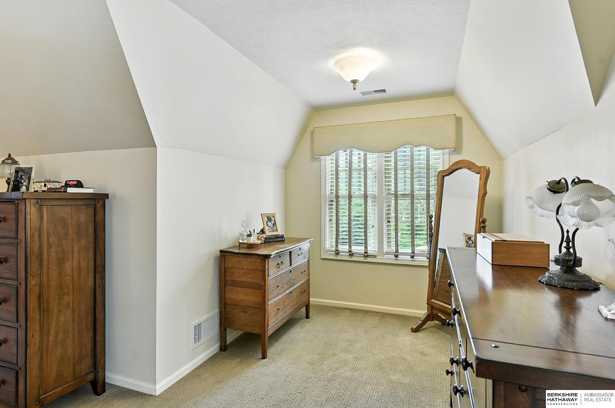 Omaha, Nebraska 68105, United States, 3 Bedrooms Bedrooms, ,2 BathroomsBathrooms,Residential,Pending,167018