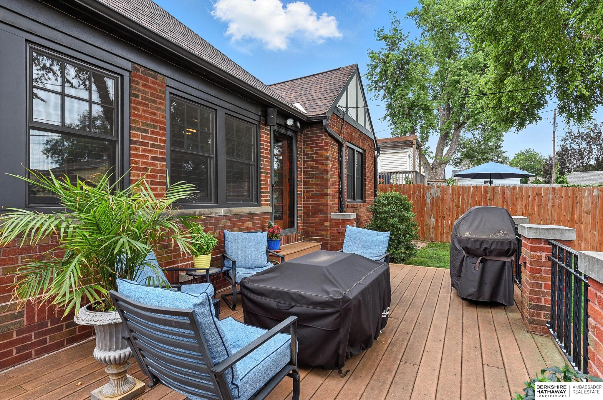 Omaha, Nebraska 68105, United States, 3 Bedrooms Bedrooms, ,2 BathroomsBathrooms,Residential,Pending,167018