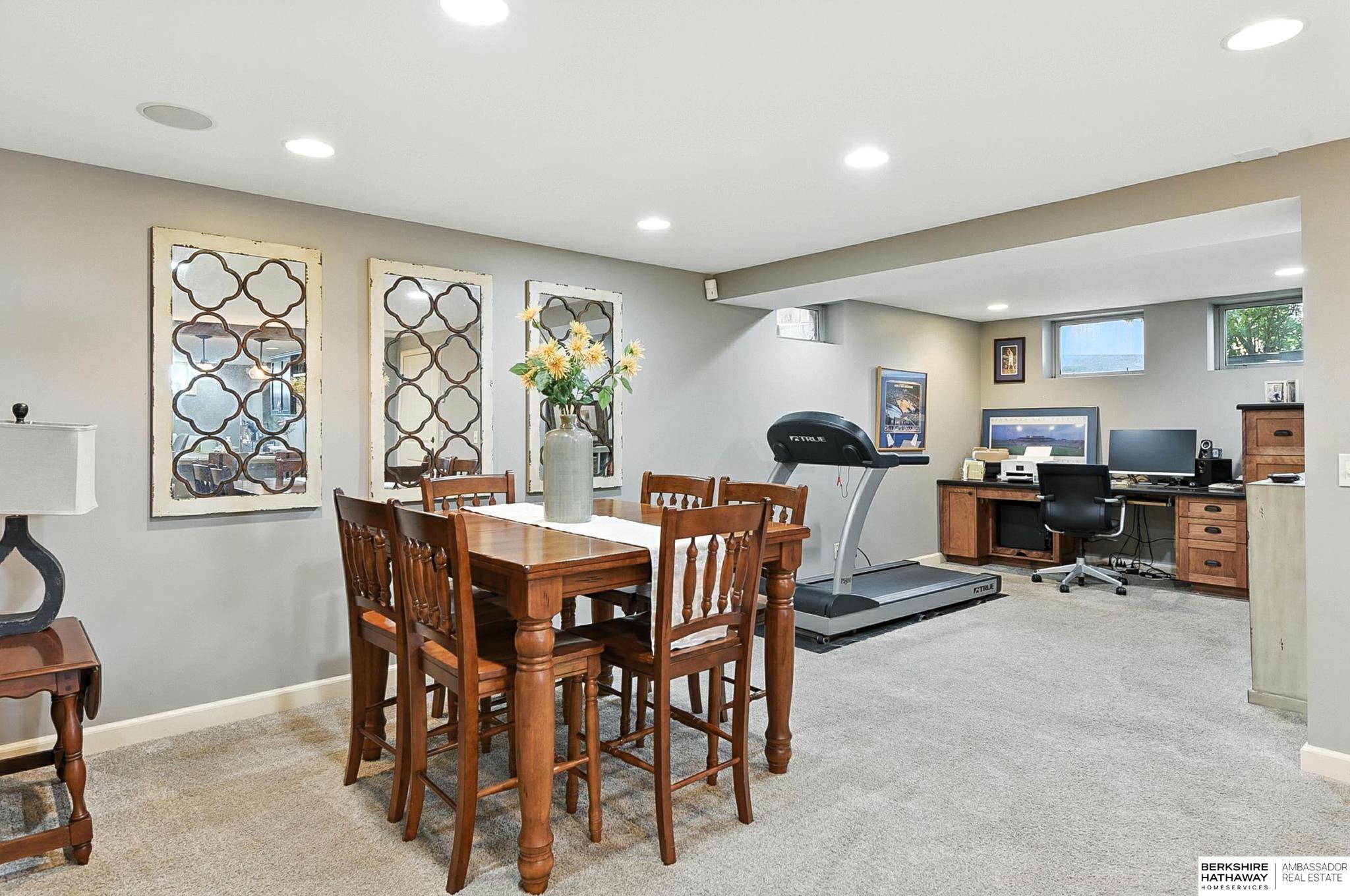 Omaha, Nebraska 68105, United States, 3 Bedrooms Bedrooms, ,2 BathroomsBathrooms,Residential,Pending,167018