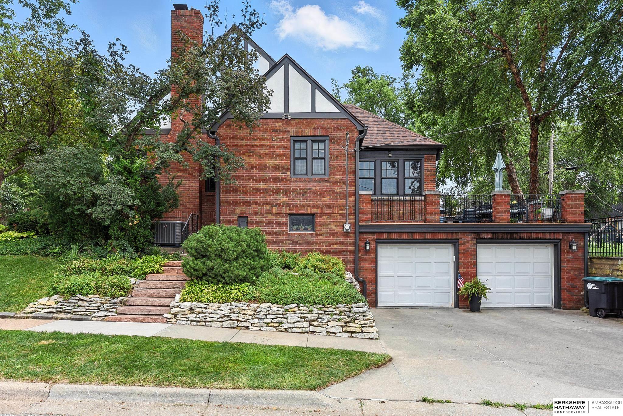 Omaha, Nebraska 68105, United States, 3 Bedrooms Bedrooms, ,2 BathroomsBathrooms,Residential,Pending,167018