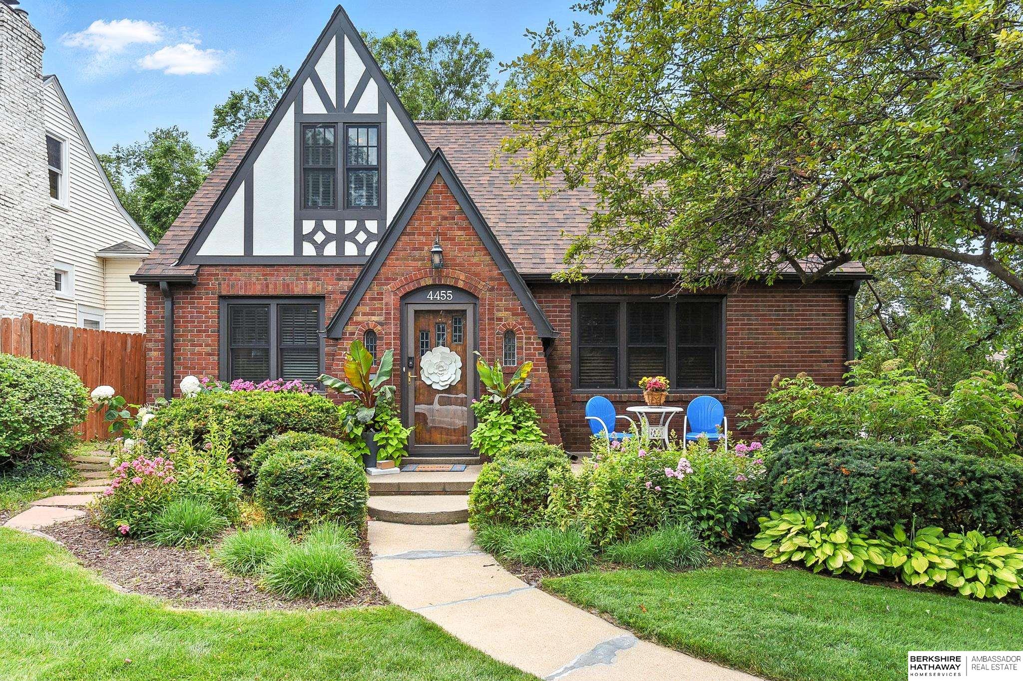 Omaha, Nebraska 68105, United States, 3 Bedrooms Bedrooms, ,2 BathroomsBathrooms,Residential,Pending,167018