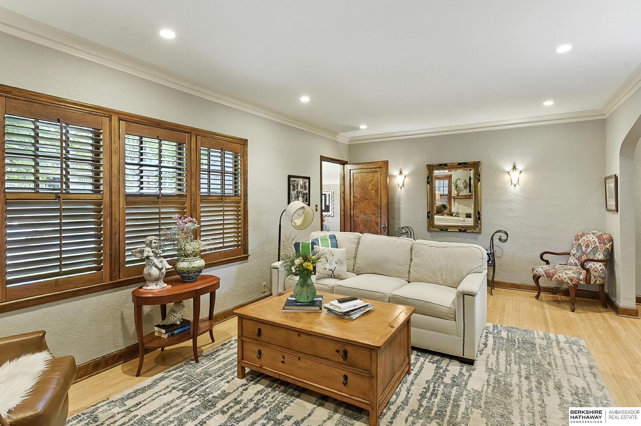 Omaha, Nebraska 68105, United States, 3 Bedrooms Bedrooms, ,2 BathroomsBathrooms,Residential,Pending,167018