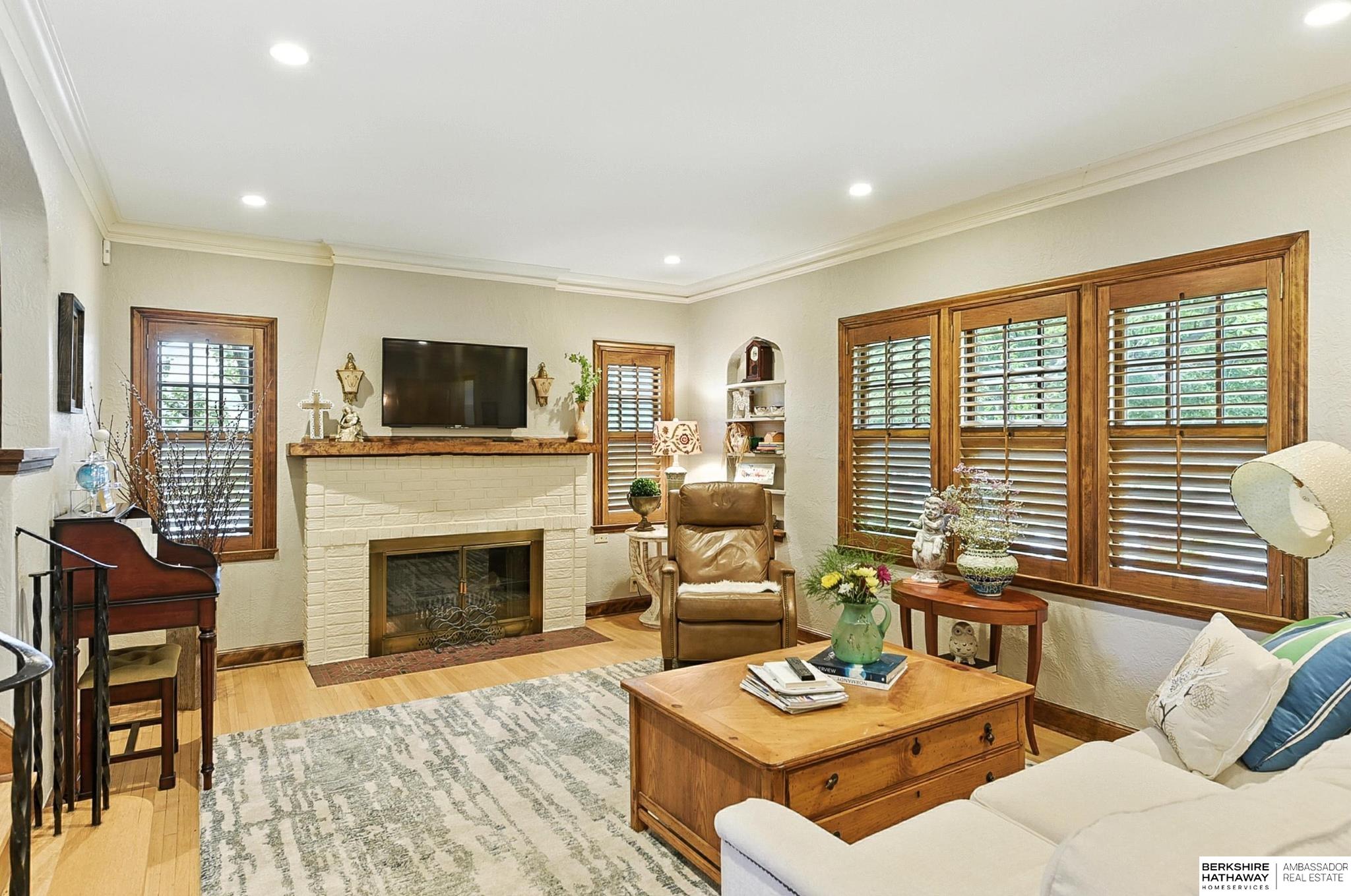 Omaha, Nebraska 68105, United States, 3 Bedrooms Bedrooms, ,2 BathroomsBathrooms,Residential,Pending,167018