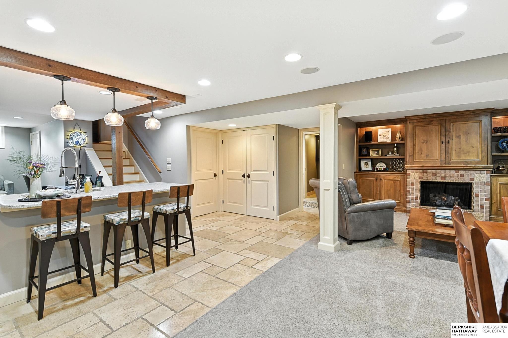 Omaha, Nebraska 68105, United States, 3 Bedrooms Bedrooms, ,2 BathroomsBathrooms,Residential,Pending,167018