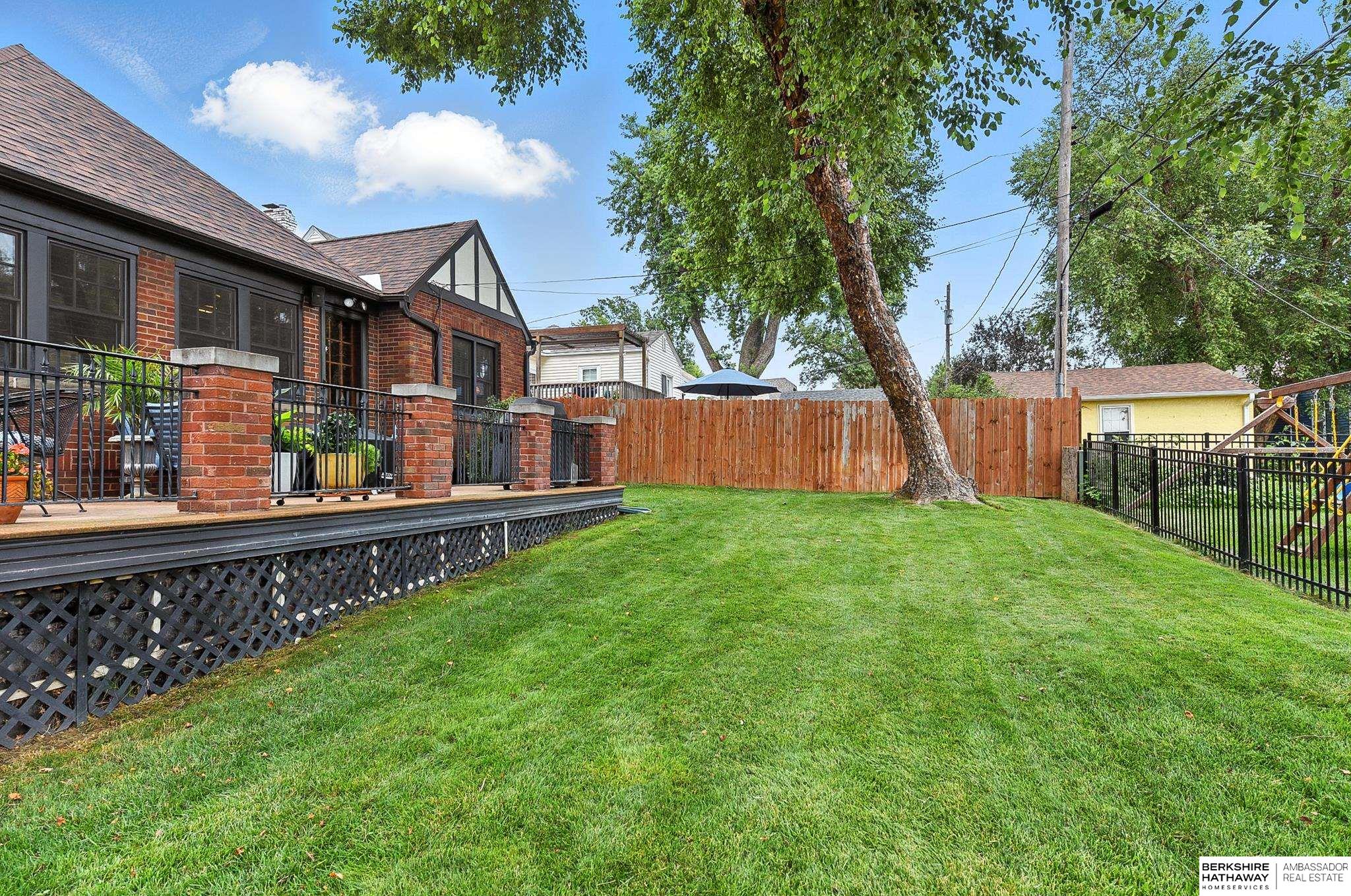 Omaha, Nebraska 68105, United States, 3 Bedrooms Bedrooms, ,2 BathroomsBathrooms,Residential,Pending,167018