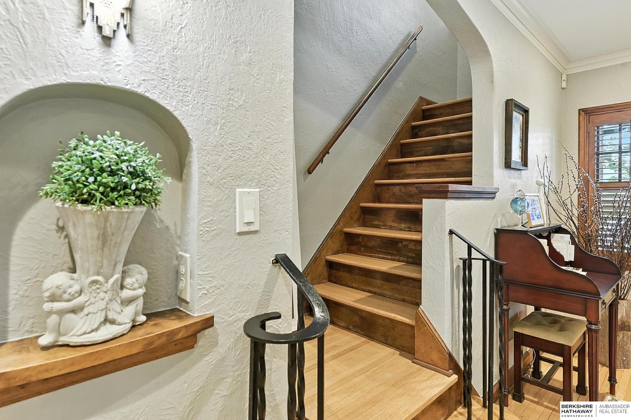 Omaha, Nebraska 68105, United States, 3 Bedrooms Bedrooms, ,2 BathroomsBathrooms,Residential,Pending,167018