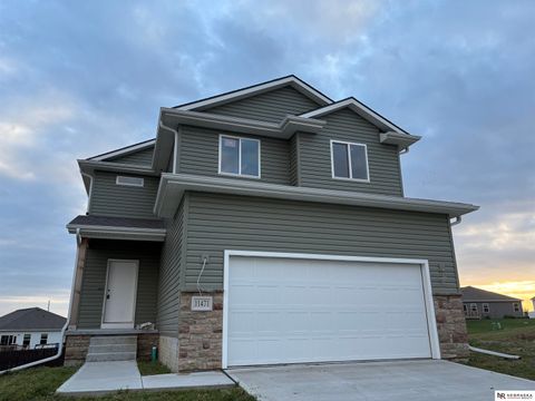 Photo of 11471 Stony Point Drive, Papillion, NE 68046 (MLS # 22529151)