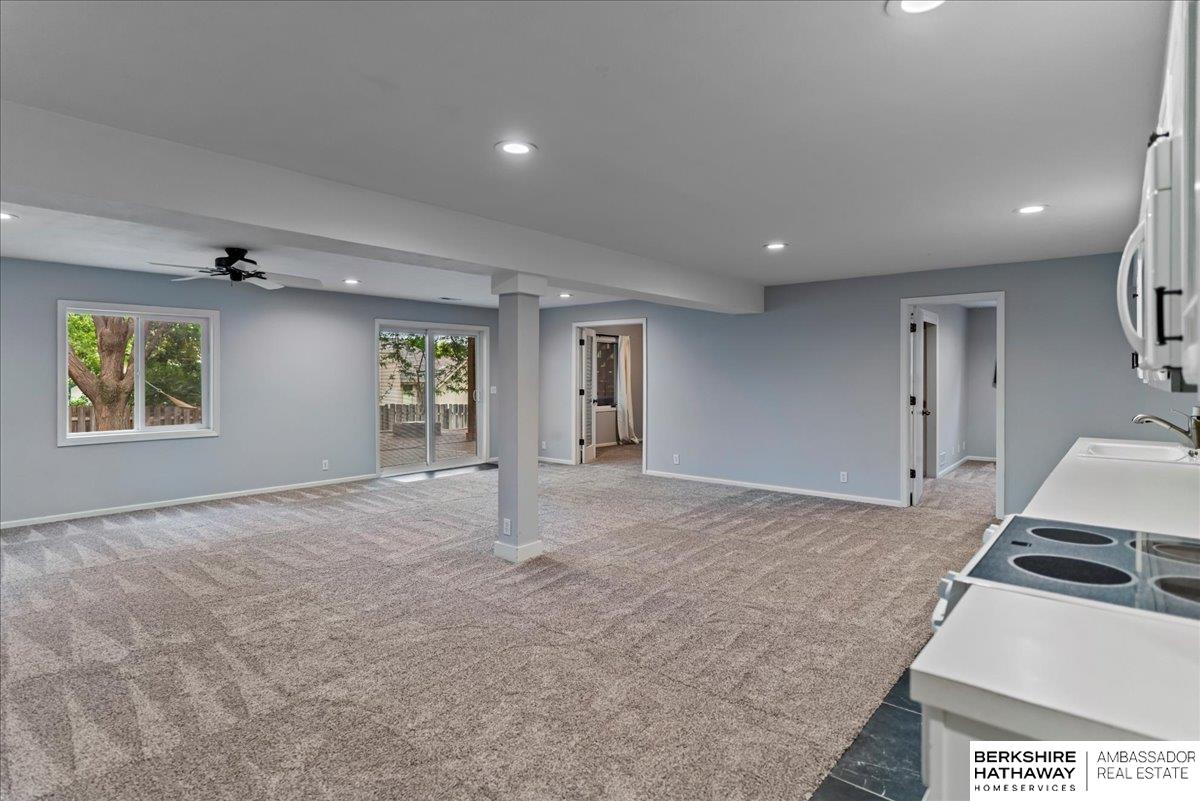 Omaha, Nebraska 68130, United States, 5 Bedrooms Bedrooms, ,3 BathroomsBathrooms,Residential,Active,187504