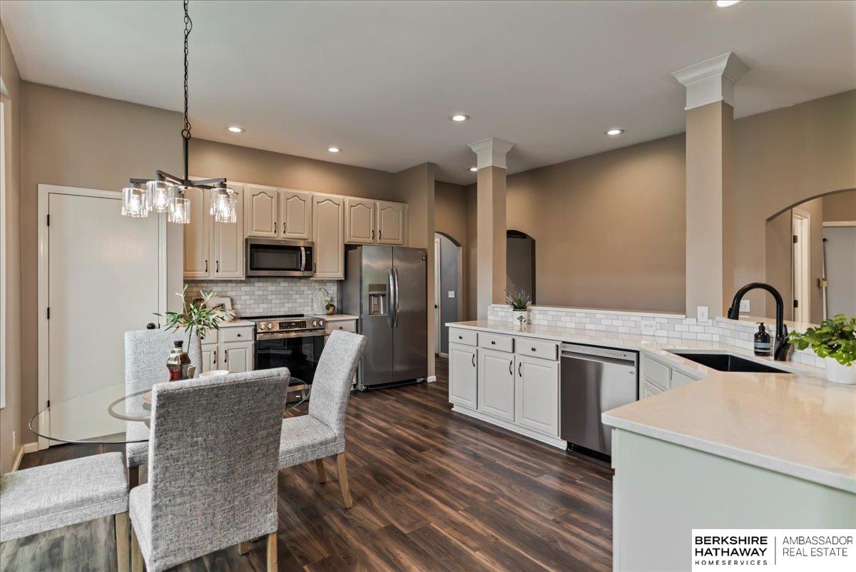 Omaha, Nebraska 68130, United States, 5 Bedrooms Bedrooms, ,3 BathroomsBathrooms,Residential,Active,187504