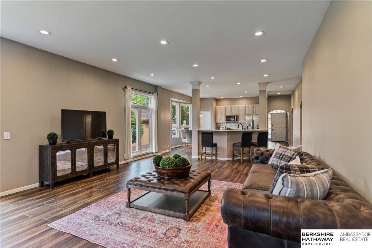 Omaha, Nebraska 68130, United States, 5 Bedrooms Bedrooms, ,3 BathroomsBathrooms,Residential,Active,187504