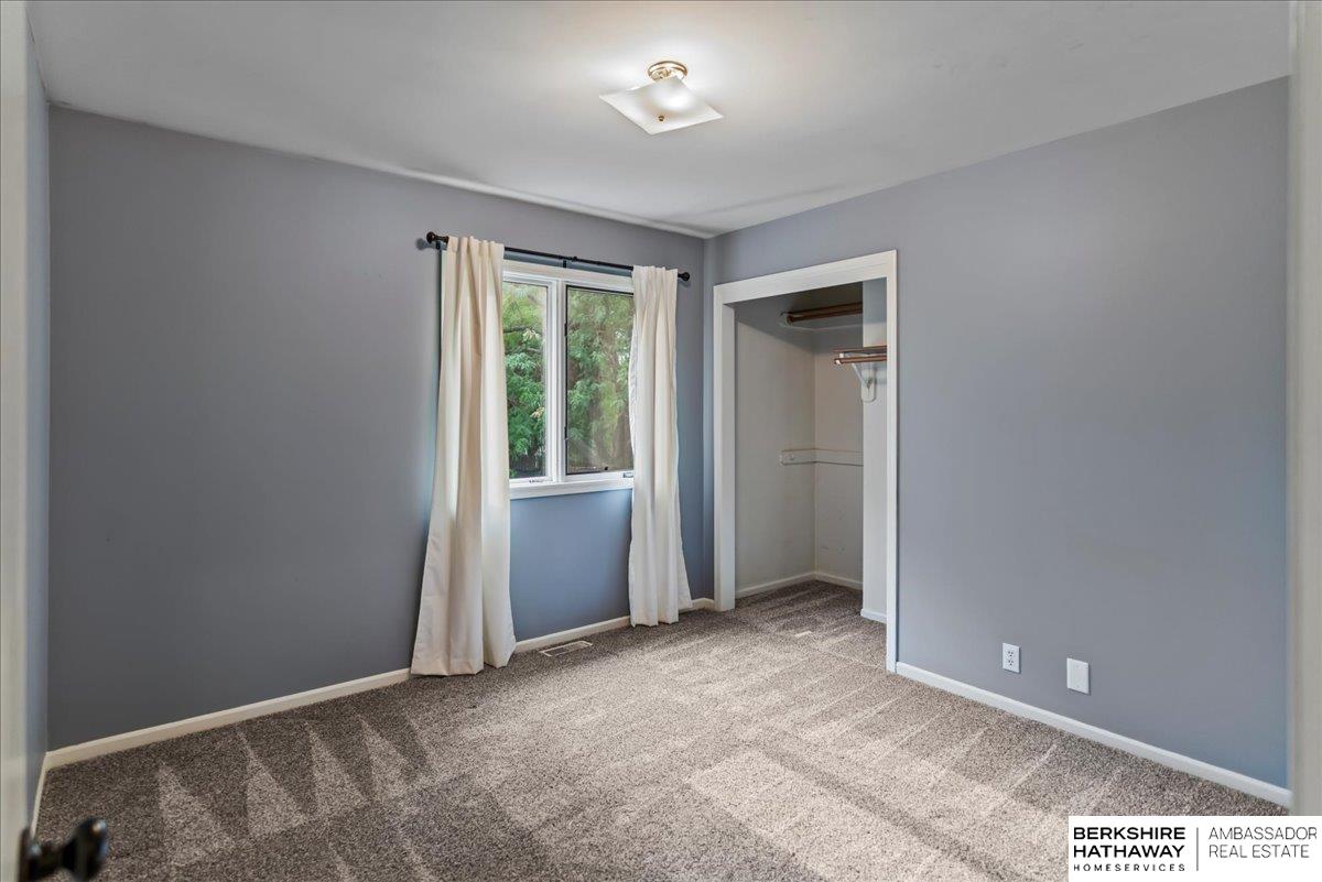 Omaha, Nebraska 68130, United States, 5 Bedrooms Bedrooms, ,3 BathroomsBathrooms,Residential,Active,187504