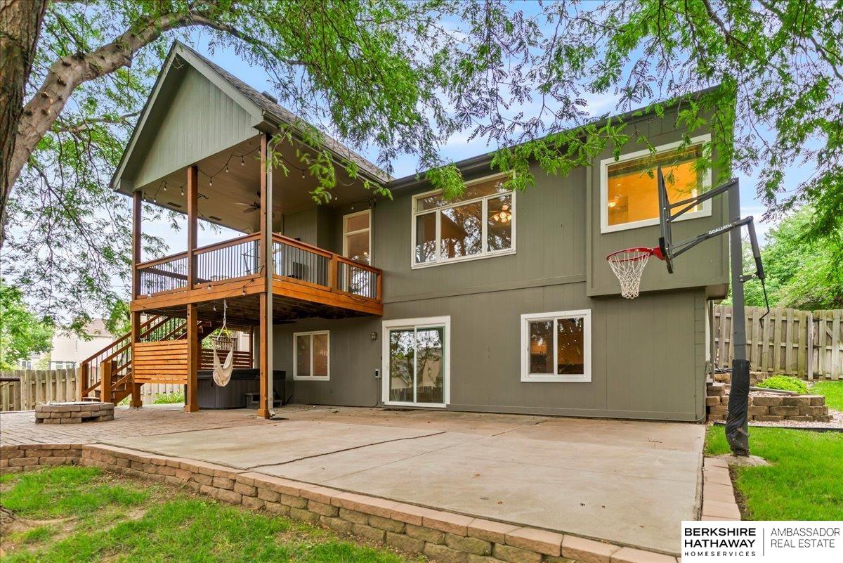 Omaha, Nebraska 68130, United States, 5 Bedrooms Bedrooms, ,3 BathroomsBathrooms,Residential,Active,187504