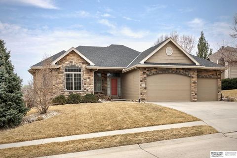 Photo of 17013 Corby Street, Omaha, NE 68116 (MLS # 22606011)