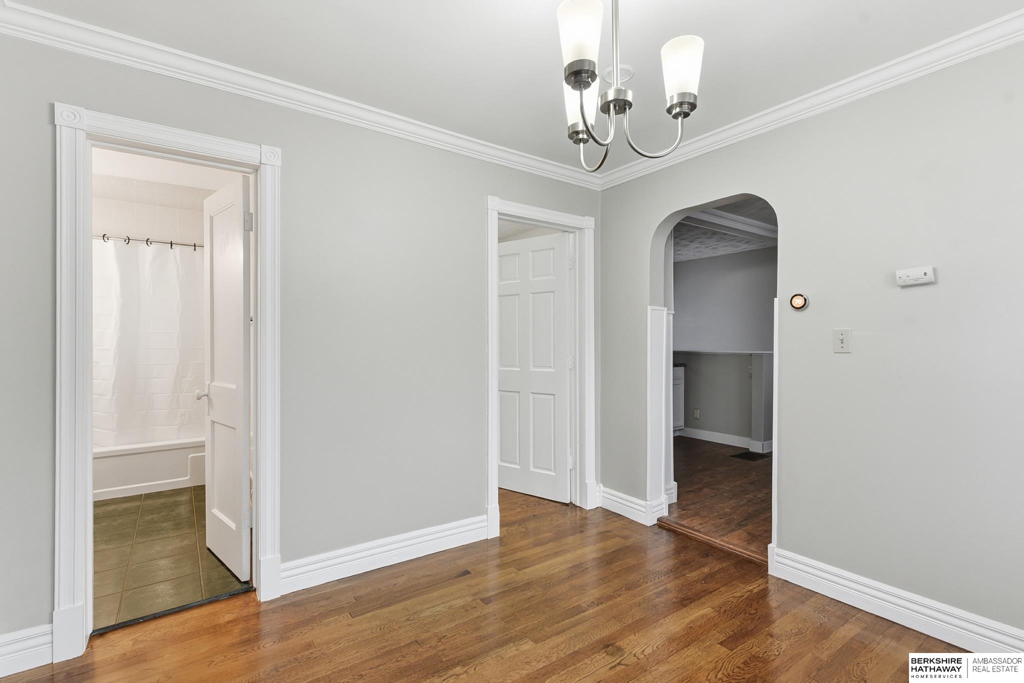 Omaha, Nebraska 68107, United States, 2 Bedrooms Bedrooms, ,2 BathroomsBathrooms,Residential,Pending,242489