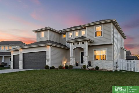 Photo of 19752 Greenleaf Circle, Gretna, NE 68028 (MLS # 22532065)