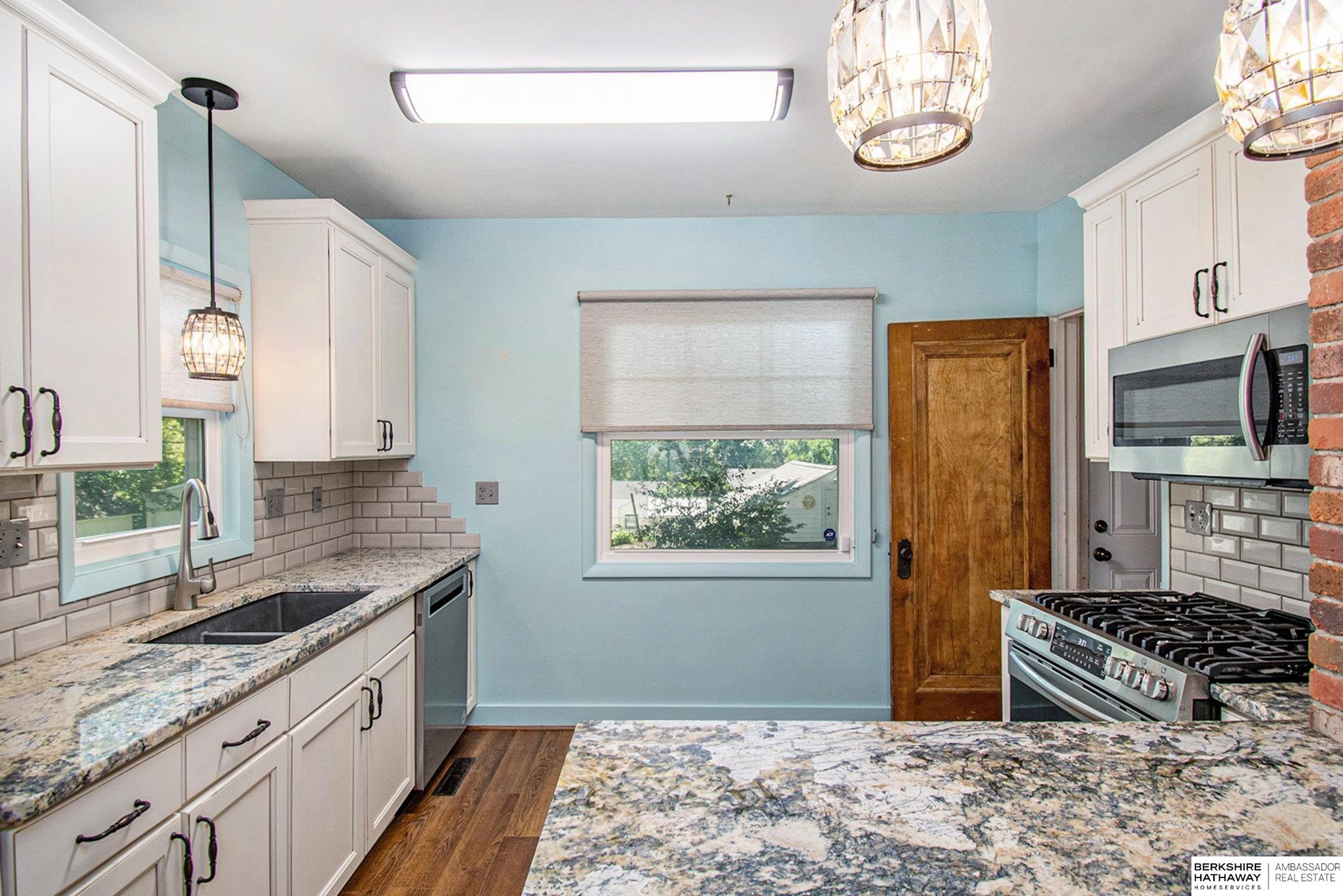 Omaha, Nebraska 68106, United States, 3 Bedrooms Bedrooms, ,2 BathroomsBathrooms,Residential,Pending,162133