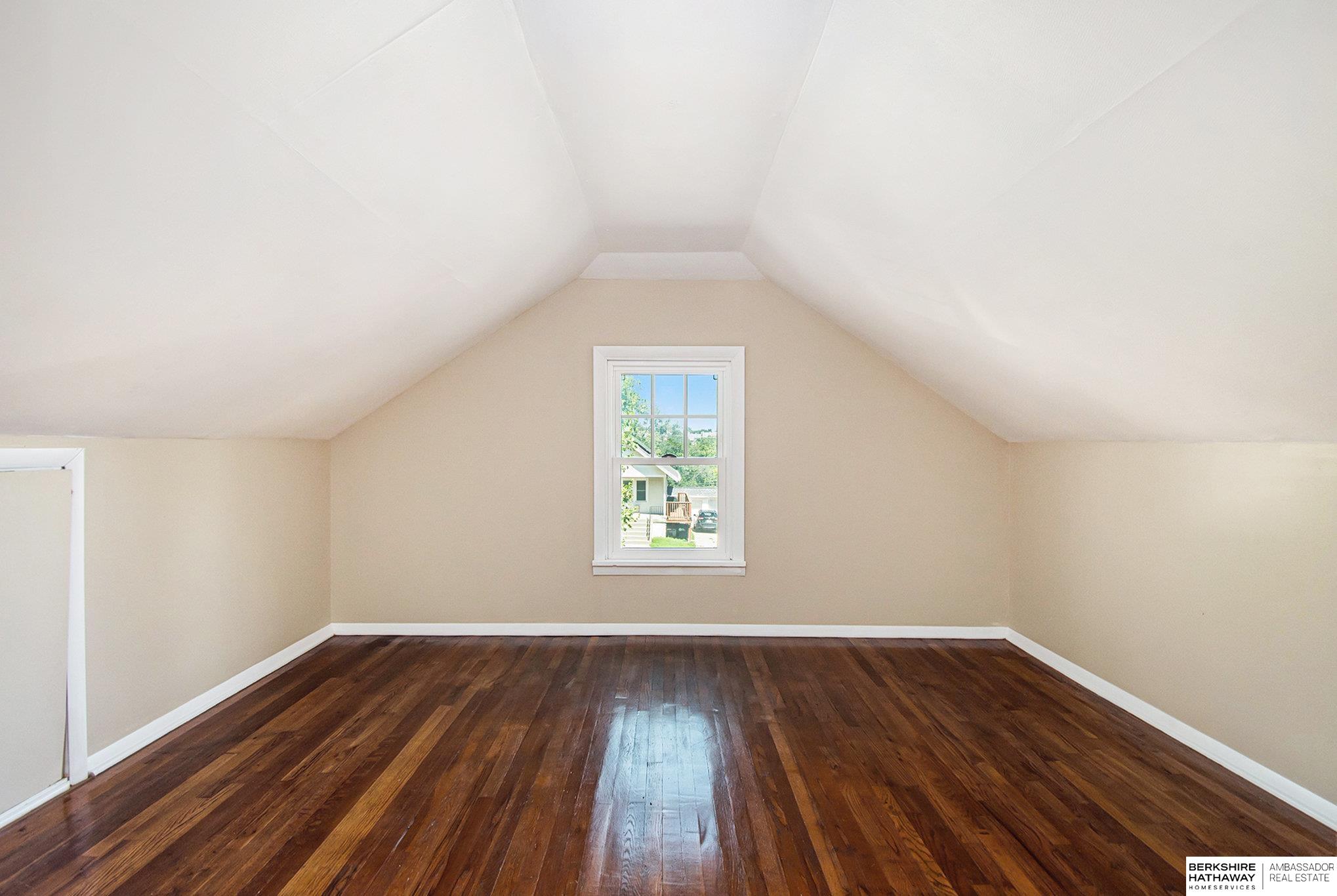 Omaha, Nebraska 68106, United States, 3 Bedrooms Bedrooms, ,2 BathroomsBathrooms,Residential,Pending,162133