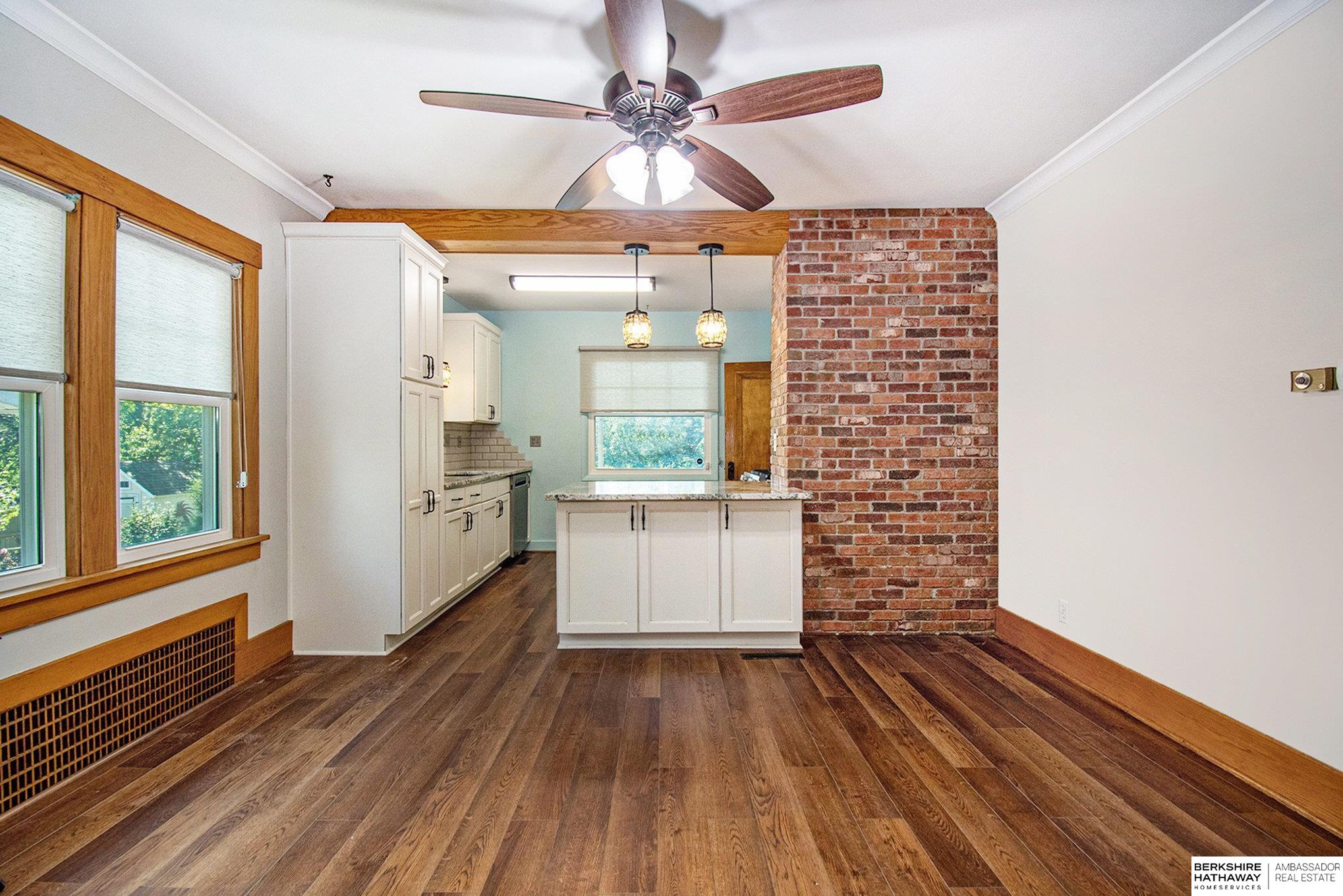 Omaha, Nebraska 68106, United States, 3 Bedrooms Bedrooms, ,2 BathroomsBathrooms,Residential,Pending,162133