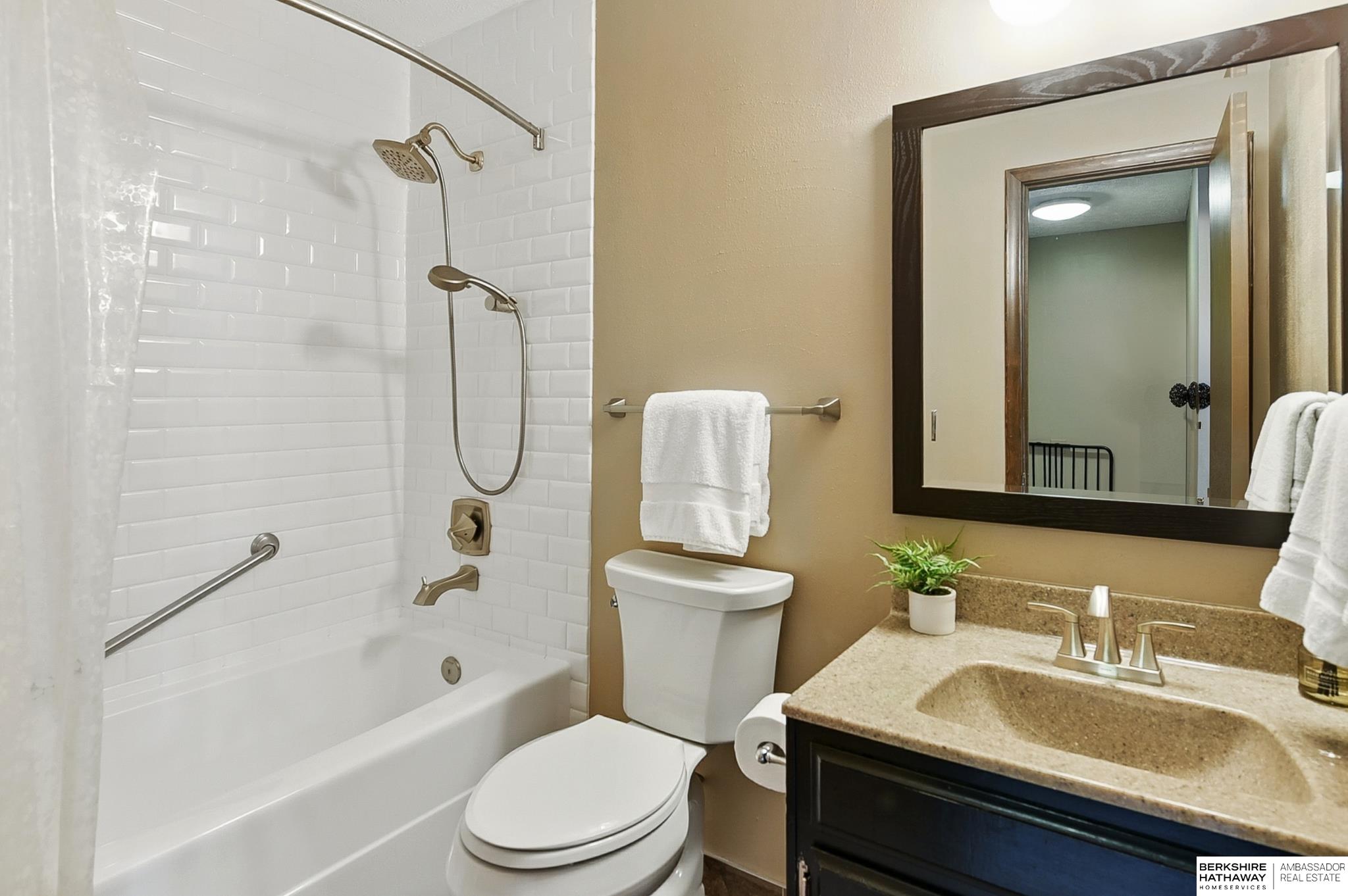 Omaha, Nebraska 68127, United States, 3 Bedrooms Bedrooms, ,2 BathroomsBathrooms,Residential,Active,150167