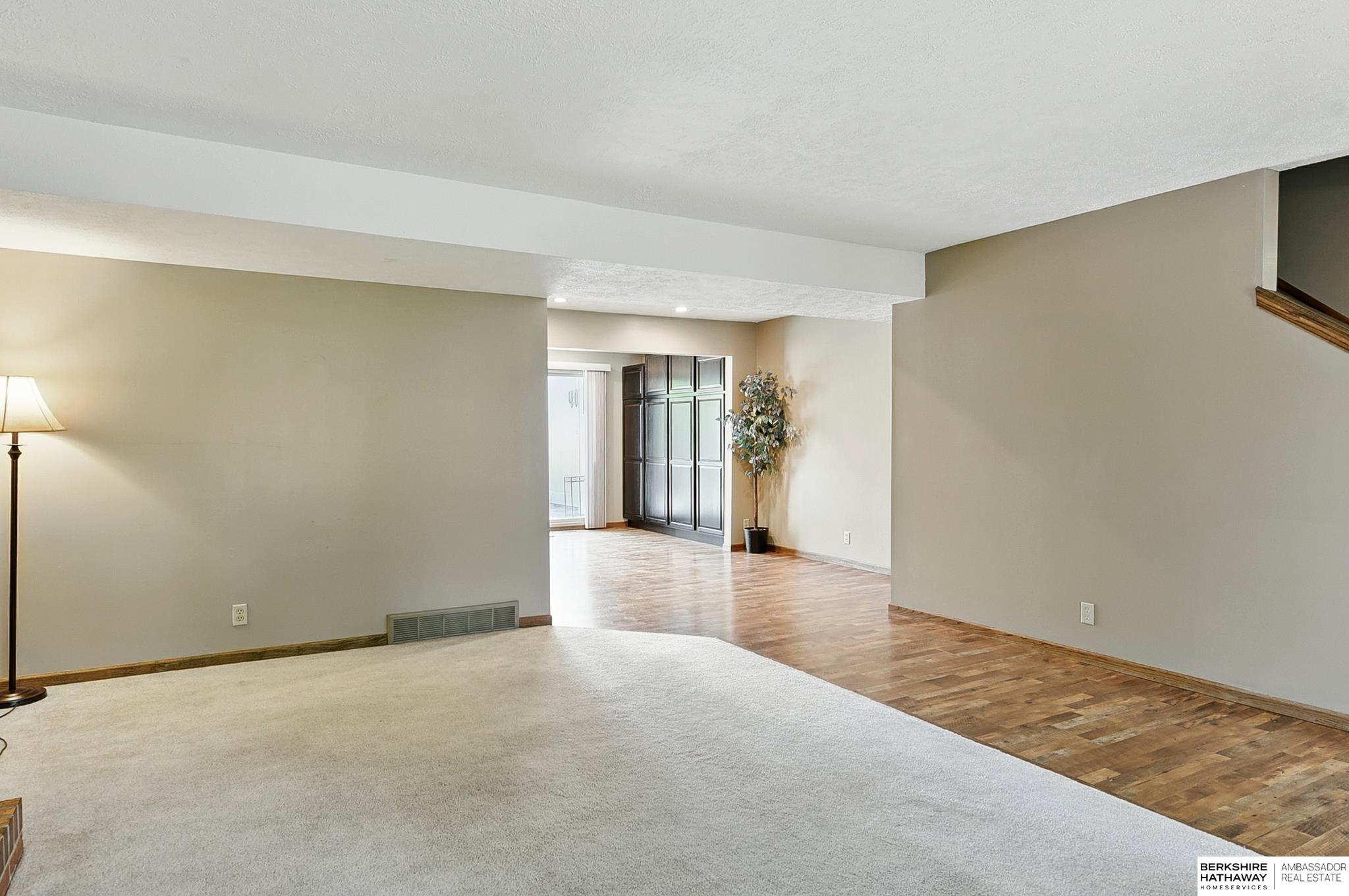 Omaha, Nebraska 68127, United States, 3 Bedrooms Bedrooms, ,2 BathroomsBathrooms,Residential,Active,150167