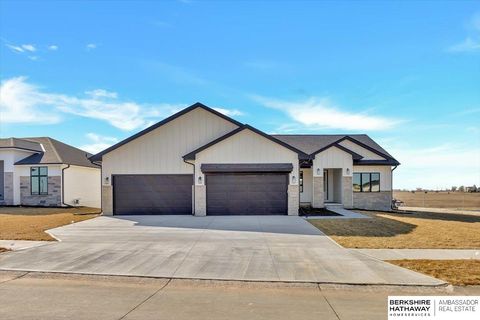 Photo of 21348 Laurel Circle, Elkhorn, NE 68022 (MLS # 22613811)
