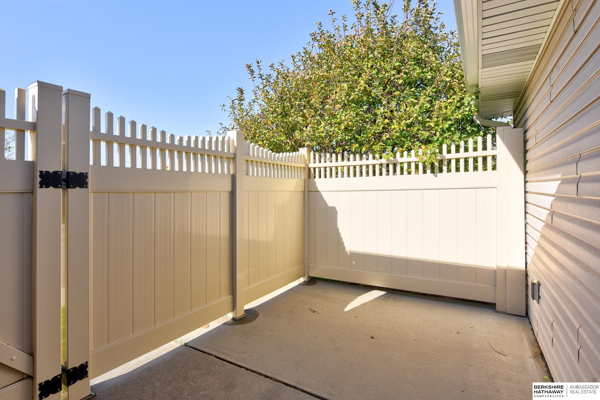 Bennington, Nebraska 68007, United States, 2 Bedrooms Bedrooms, ,2 BathroomsBathrooms,Residential,Active,92696