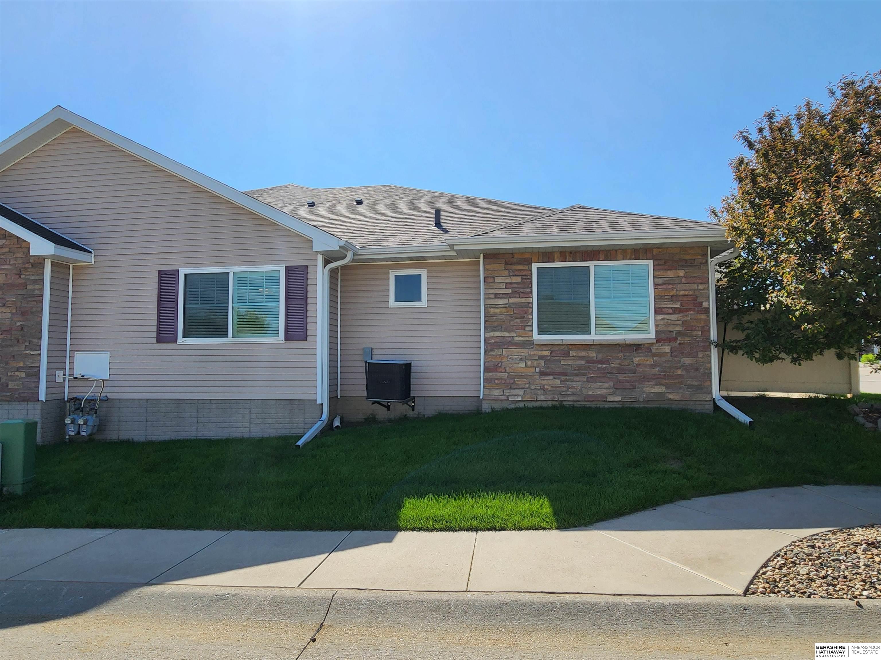 Bennington, Nebraska 68007, United States, 2 Bedrooms Bedrooms, ,2 BathroomsBathrooms,Residential,Active,92696