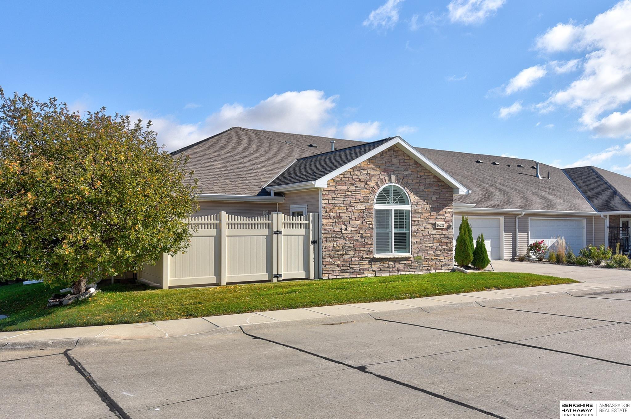 Bennington, Nebraska 68007, United States, 2 Bedrooms Bedrooms, ,2 BathroomsBathrooms,Residential,Active,92696