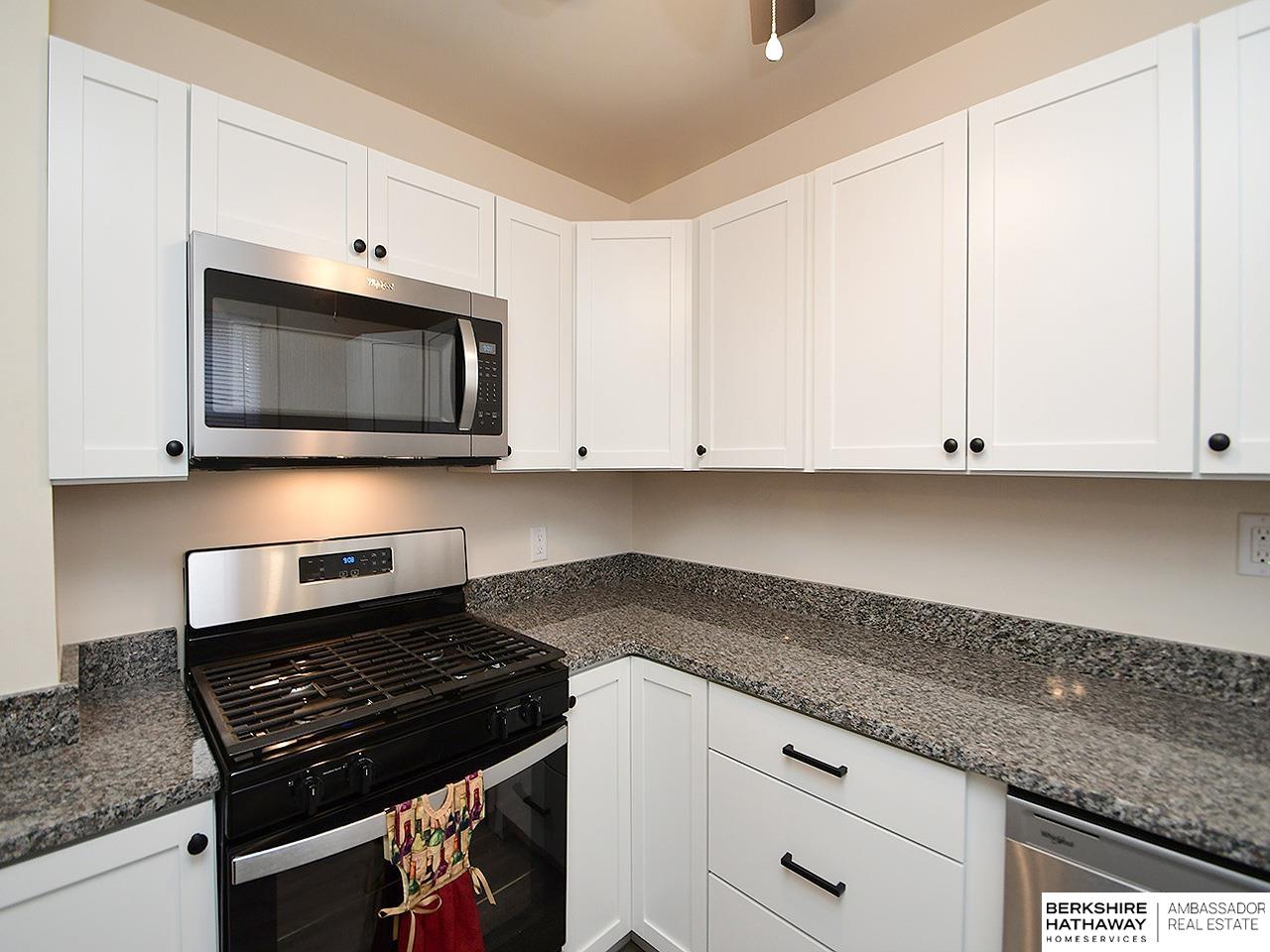 Carter Lake, Iowa 51510, United States, 2 Bedrooms Bedrooms, ,2 BathroomsBathrooms,Residential,Active,220230