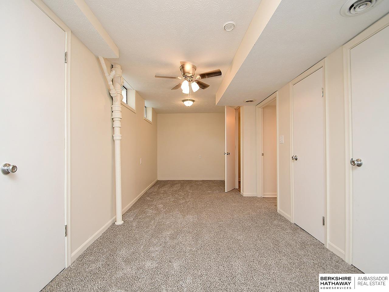 Carter Lake, Iowa 51510, United States, 2 Bedrooms Bedrooms, ,2 BathroomsBathrooms,Residential,Active,220230