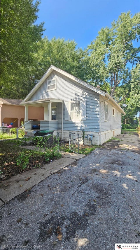 Photo of 2442 Hartman Avenue, Omaha, NE 68111 (MLS # 22627154)