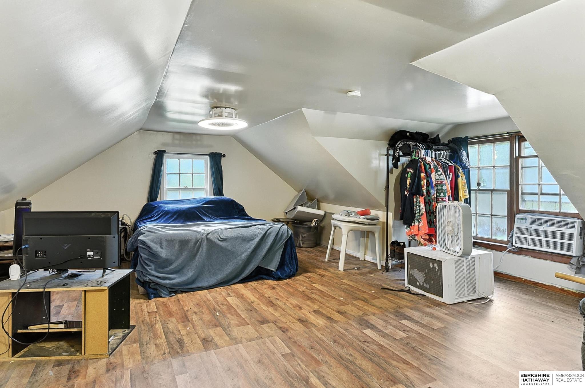 Omaha, Nebraska 68111, United States, 5 Bedrooms Bedrooms, ,2 BathroomsBathrooms,Residential,Active,178705